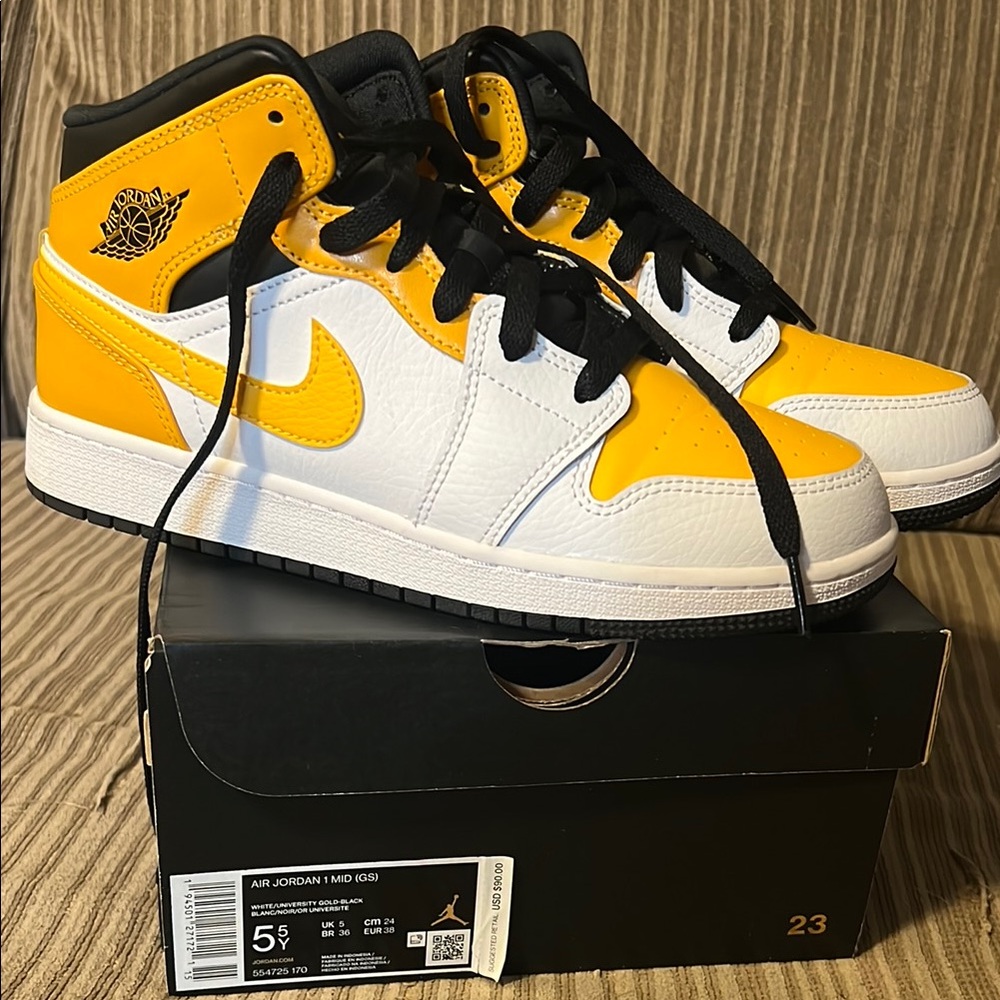 Jordan Kids' Yellow and White Sneakers